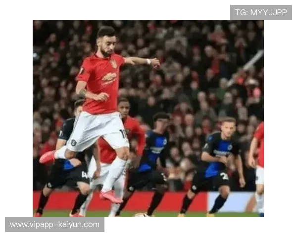 B费休赛期返乡助阵葡甲,展现赛场外的温情一面